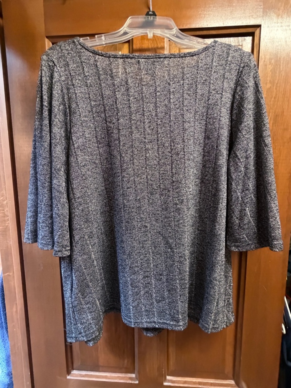 Zac & Rachel Gray Ribbed Knit Keyhole Tee - Picture 4 of 4